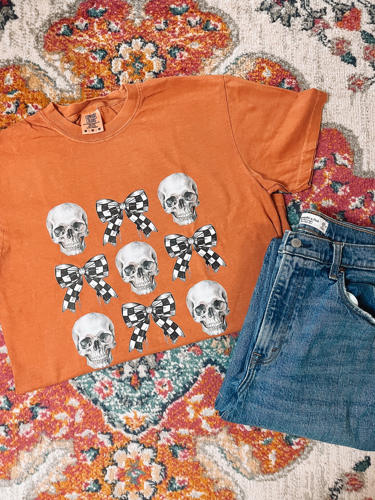 Cutsey Skull Tee